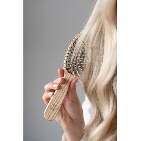 Brosse ovale grande universelle à dent courte