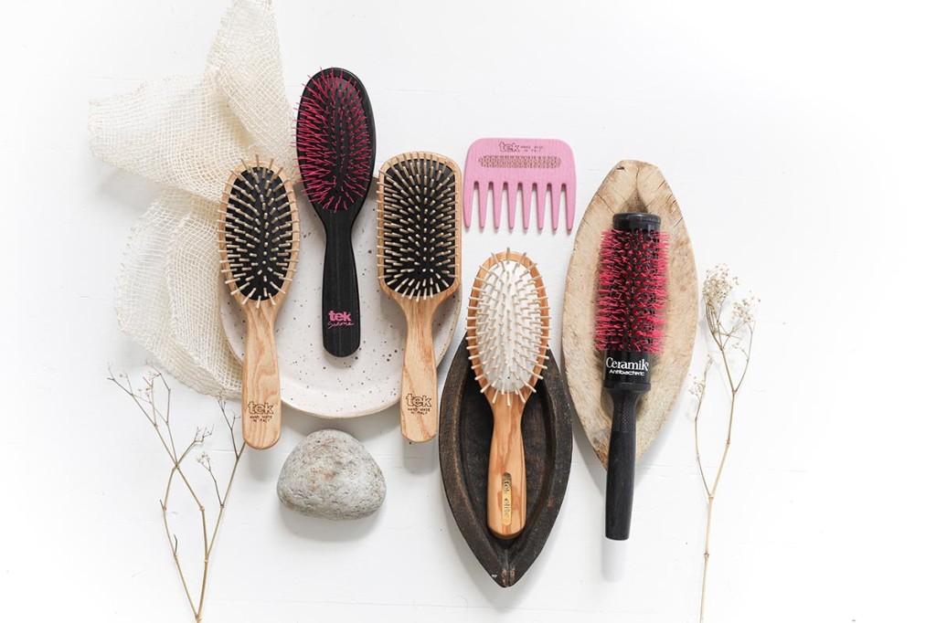 Come scegliere la spazzola e il pettine ideale per i tuoi capelli